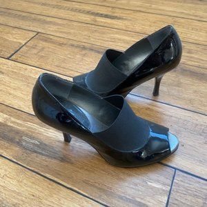 Banana Republic high heel shoe